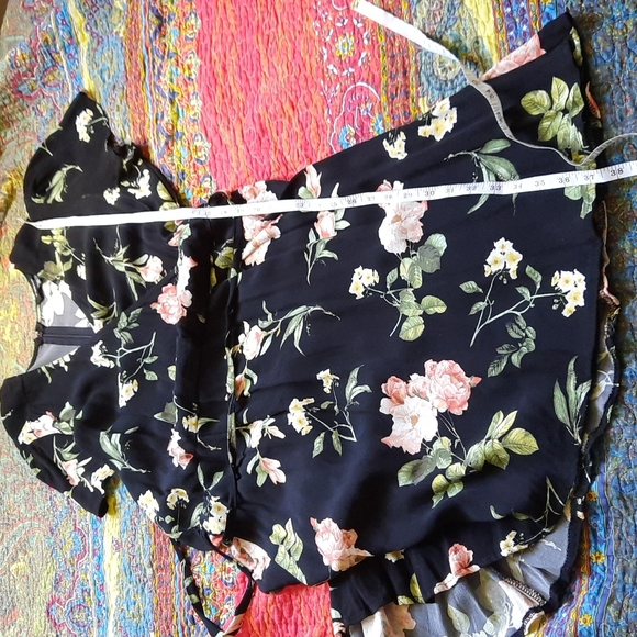 FREE Le Chateau Dark Floral Mini Sz XXL - Picture 10 of 12